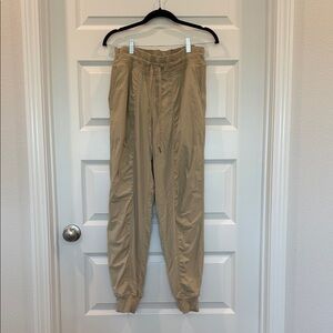Lululemon - Dance Studio Pants Joggers - Tan and double lined - size 8